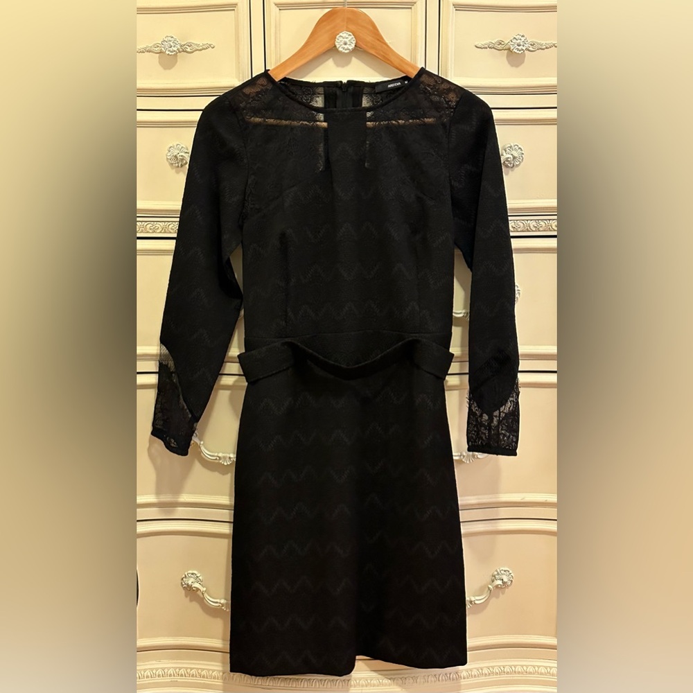 Black lace dress size Medium. Designed by Arefeva.